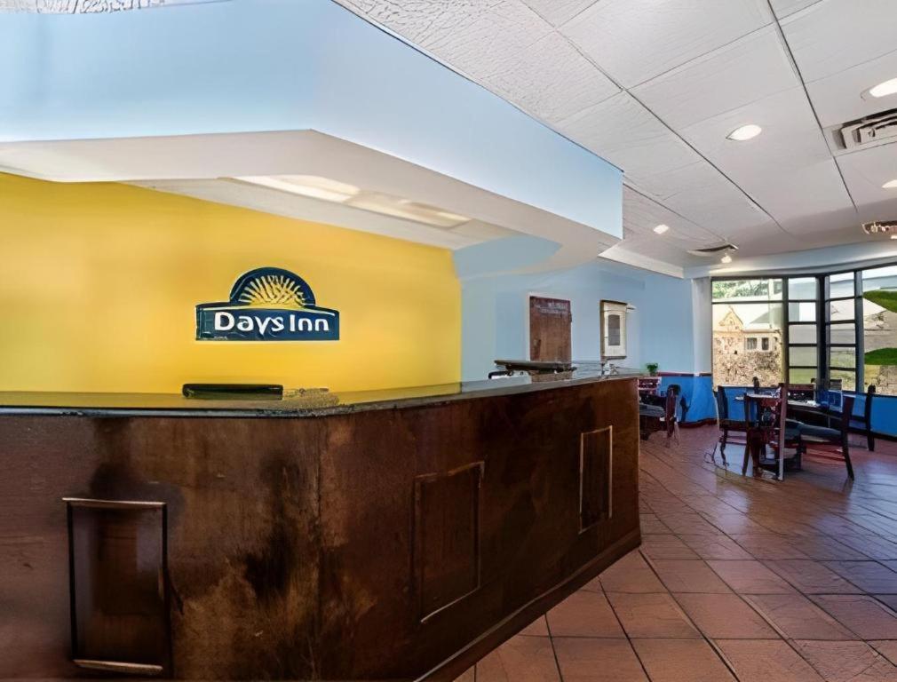 Days Inn By Wyndham Richmond Hill/Savannah Exteriör bild