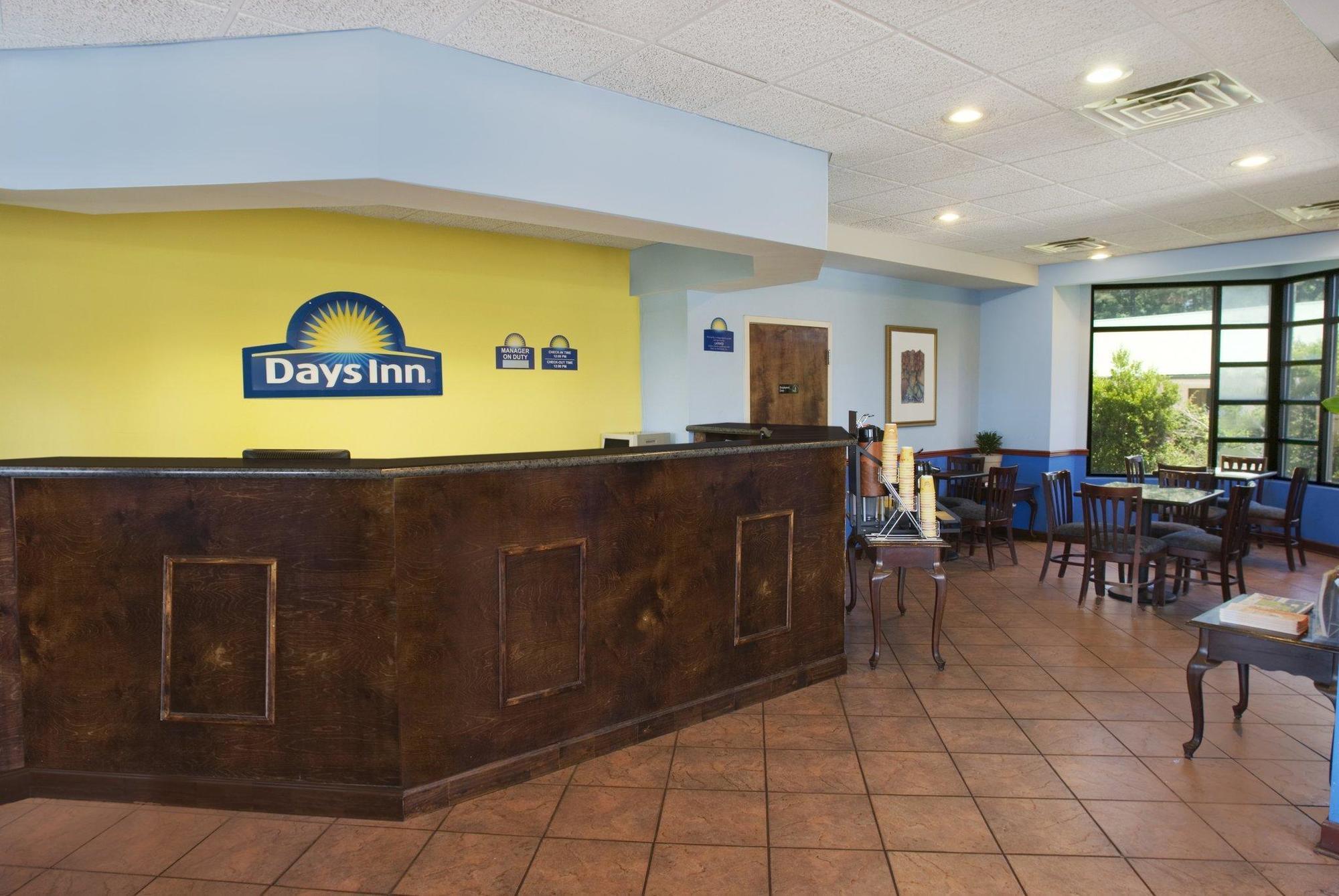 Days Inn By Wyndham Richmond Hill/Savannah Exteriör bild