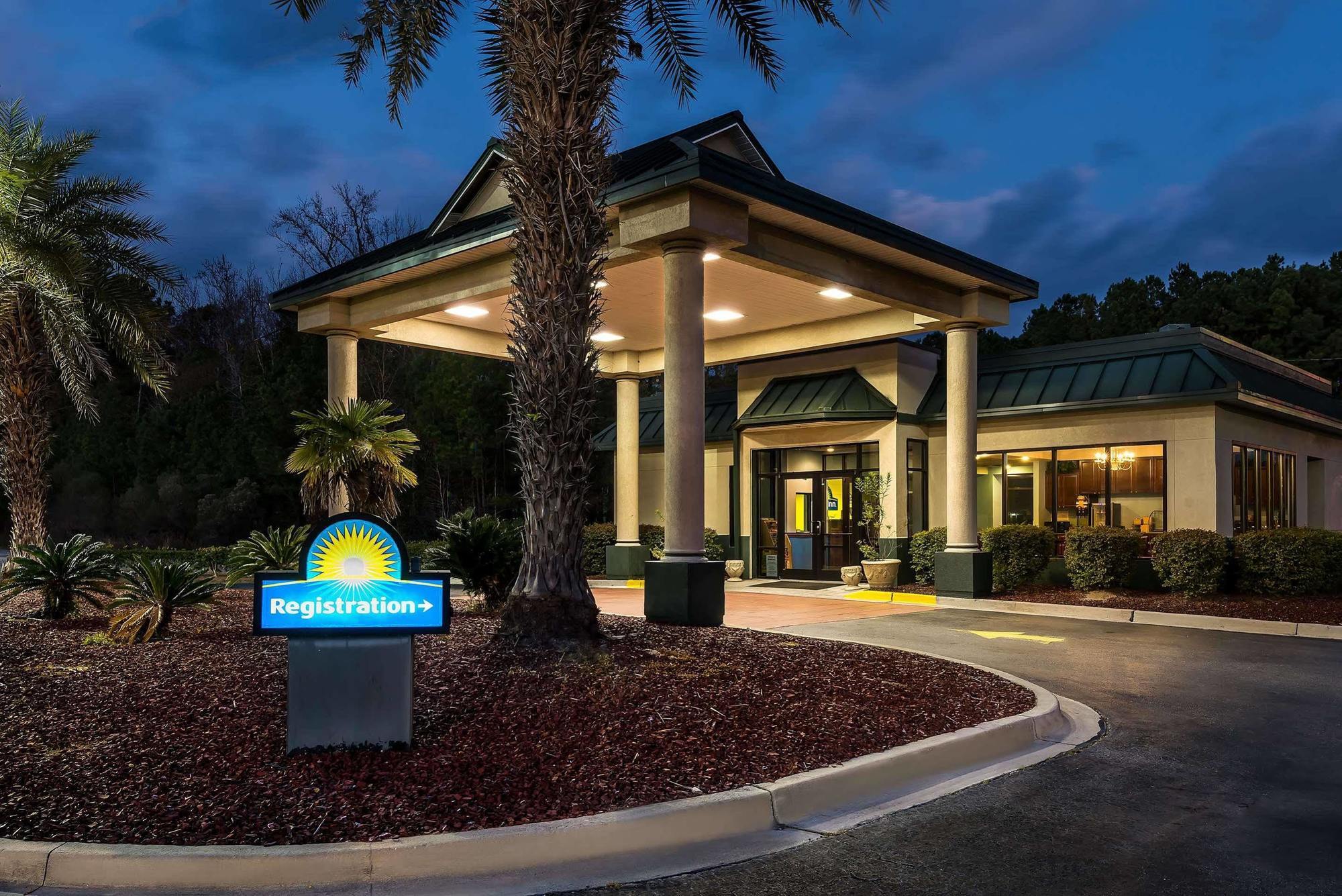 Days Inn By Wyndham Richmond Hill/Savannah Exteriör bild
